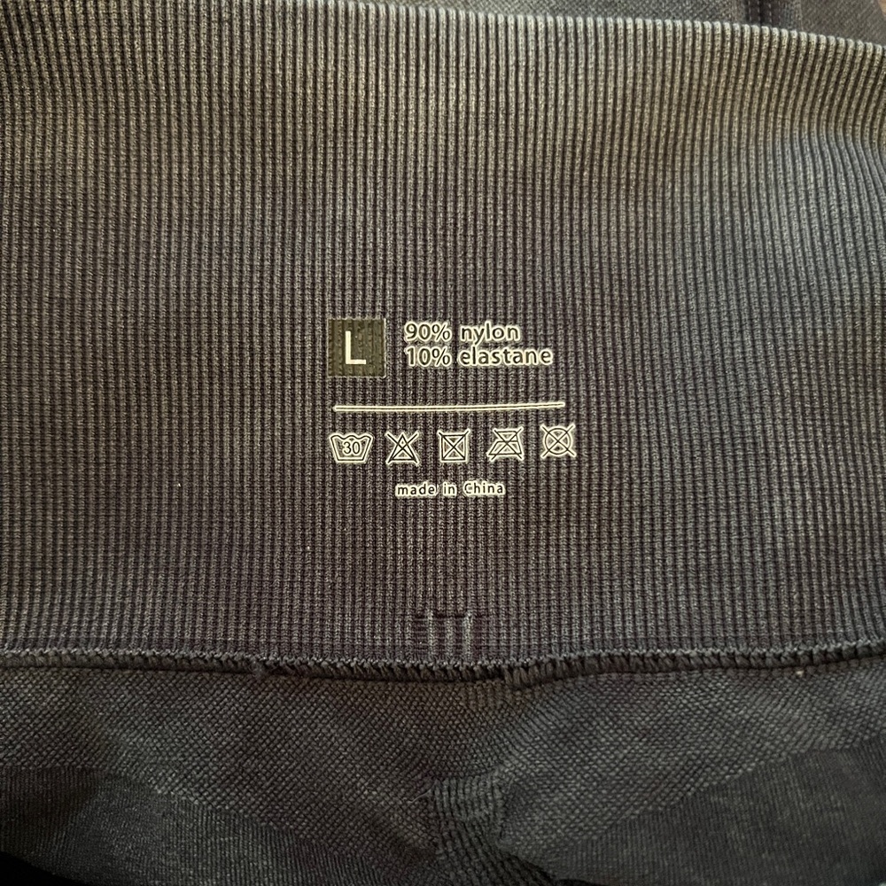 Shein Seamless Wide Waistband Sports Leggings
Black / 8/10(L) - Picture 9 of 10